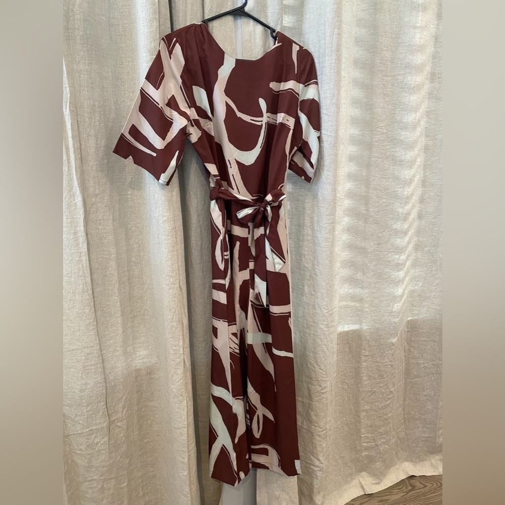 Brown and cream abstract short sleeve romper with belt. L